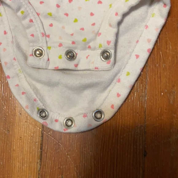 🌸3/$10🌸 newborn whale onesie - Picture 3 of 3